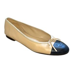 Chanel Beige Black Lambskin Cap Toe CC Ballet Flats